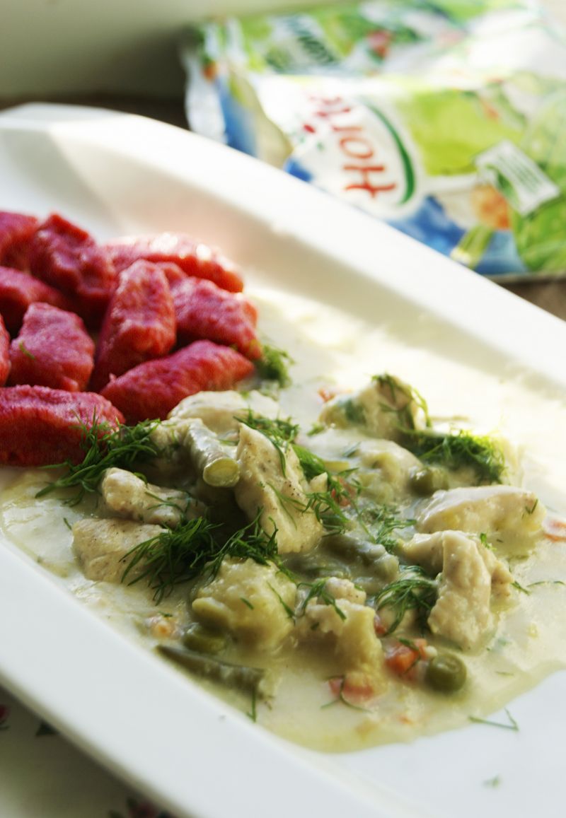 Lekki wiosenny gulasz z kurczaka z kopytkami Lekki wiosenny gulasz z kurczaka z kopytkami