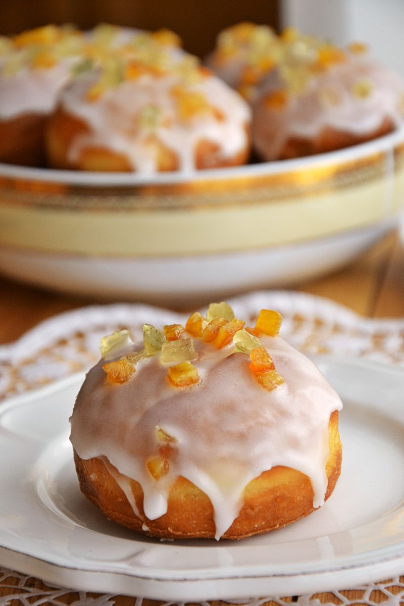 Lekkie pączki z nadzieniem kajmakowym