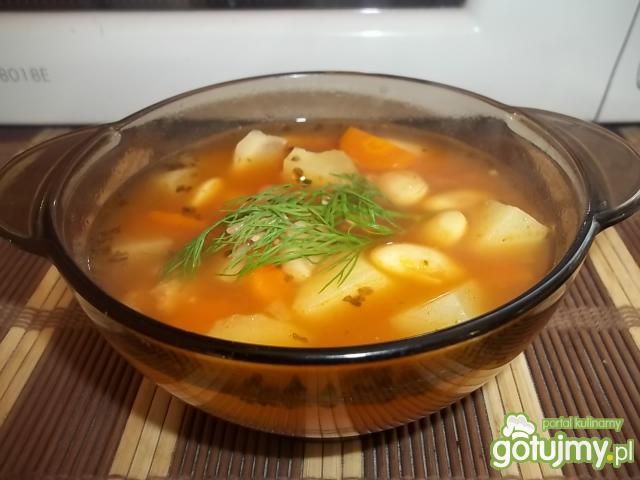 Lekko pomidorowa fasolówka z mięsem