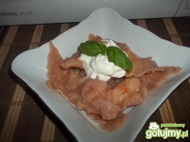 Lekko pomidorowe pierożki