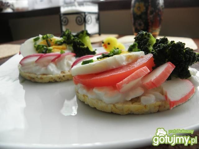 Lekko z serkiem i brokułem. Lekko z serkiem i brokułem.