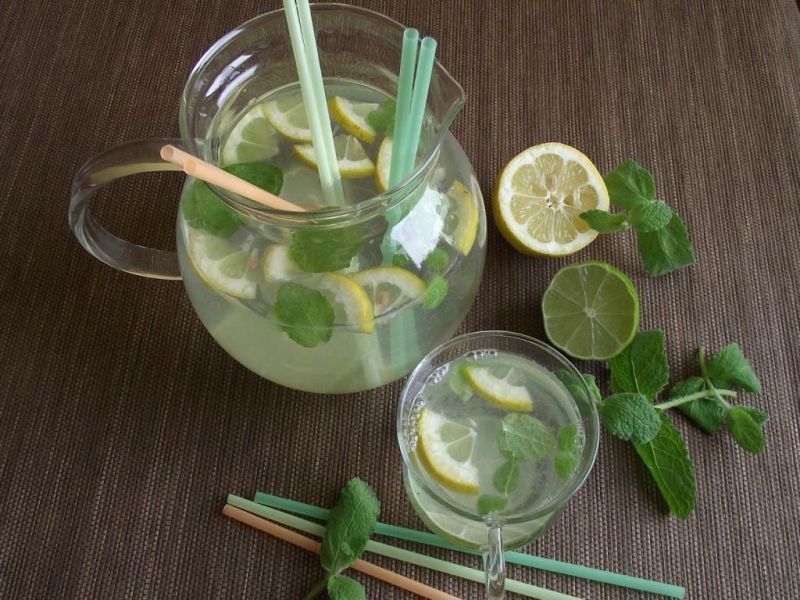 Lemoniada cytrynowa z limonką i nutą mięty  Lemoniada cytrynowa z limonką i nutą mięty