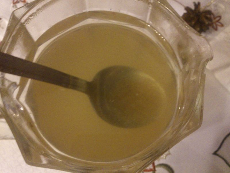 Lemoniada miodowo-cytrynowa z imbirem.