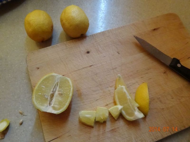 Lemoniada mocno cytrynowa z miętą