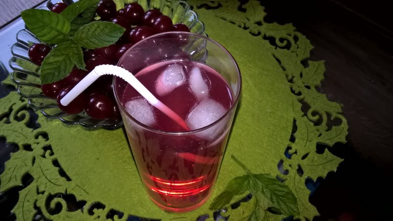 Lemoniada wiśniowa Lemoniada wiśniowa