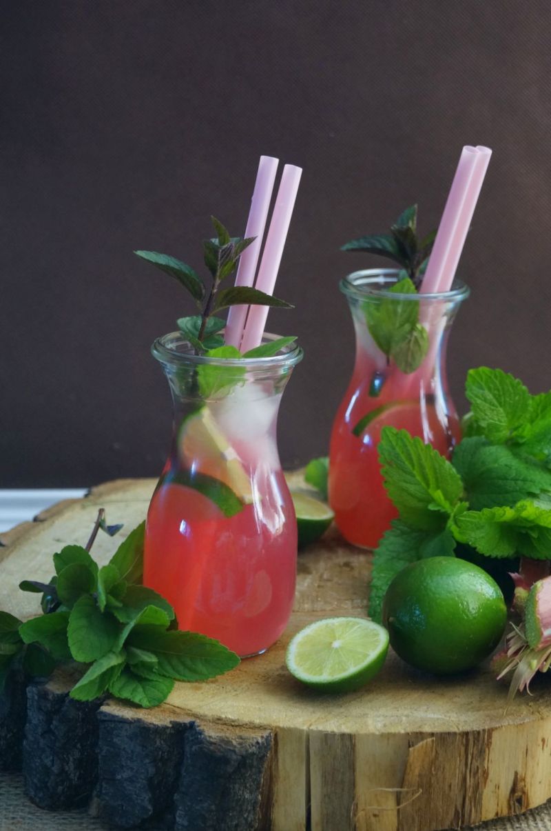 Lemoniada z rabarbaru Lemoniada z rabarbaru