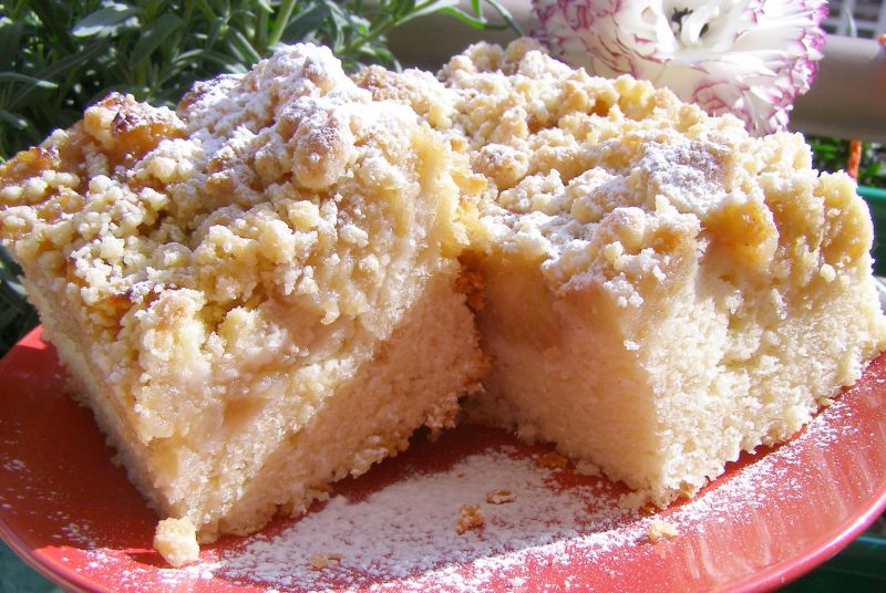 Leniwa drożdżówka z jabłkami