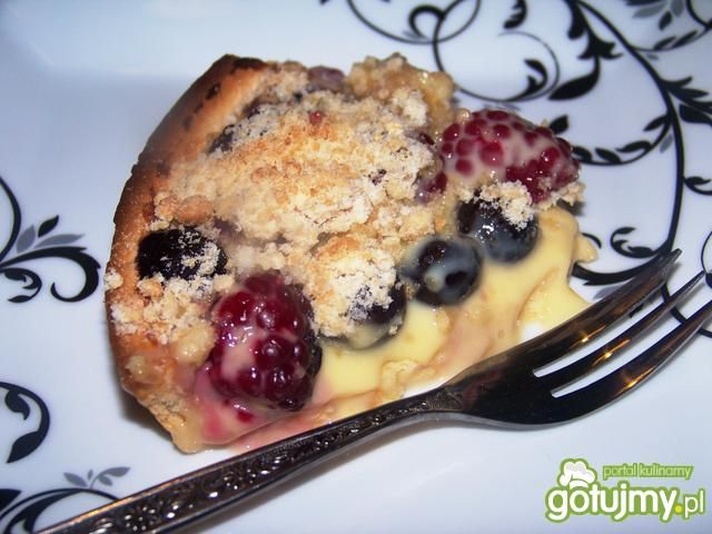 Leśna tarta z custard i crumble