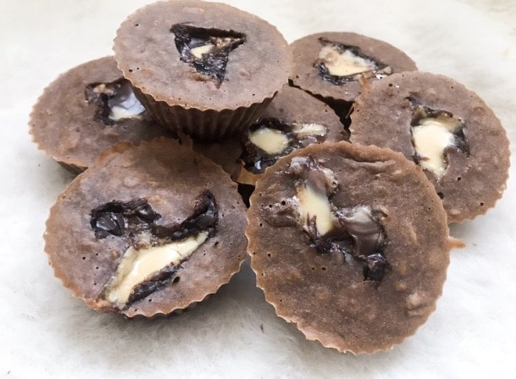 Leśne białkowe owsiane babeczki z kremem Leśne białkowe owsiane babeczki z kremem