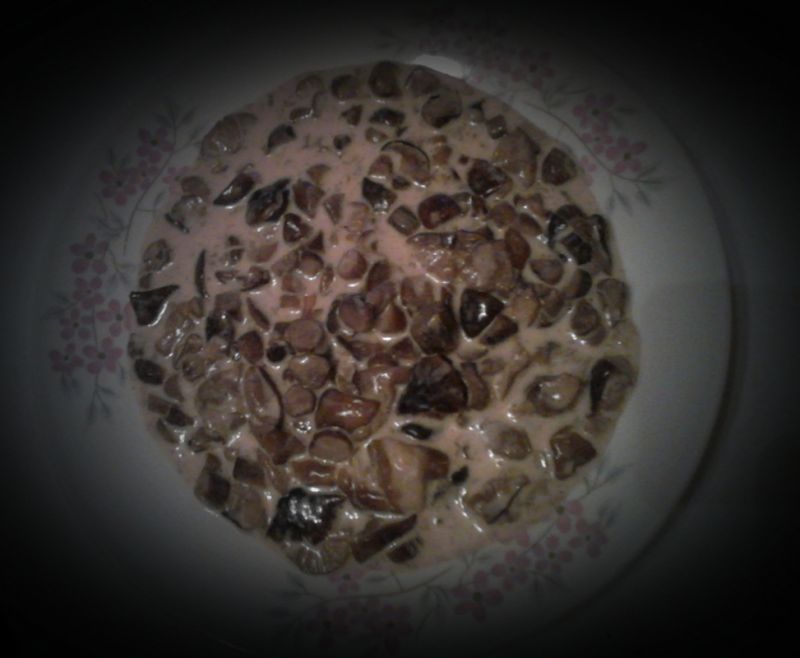 Leśne grzyby w sosie śmietanowym