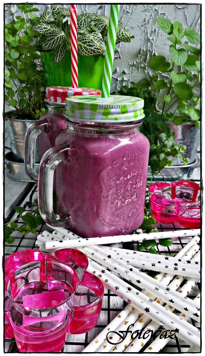 Letni koktajl owocowy