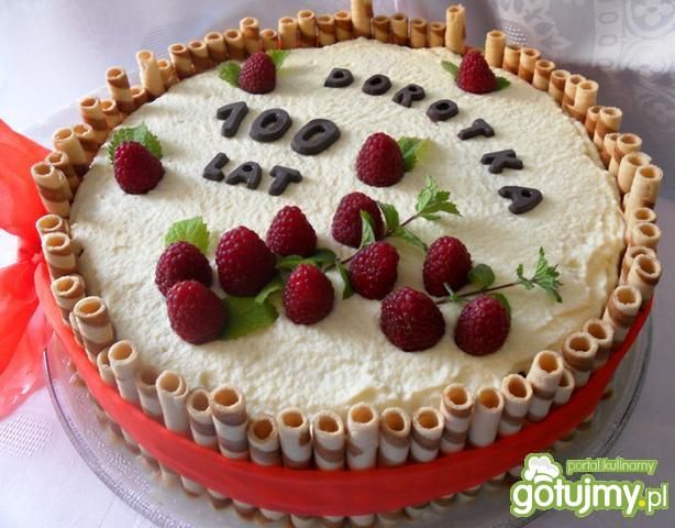 Letni tort malinowy Letni tort malinowy
