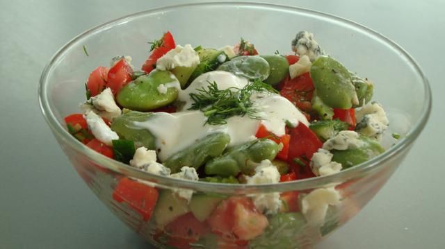 Letnia sałatka z bobu