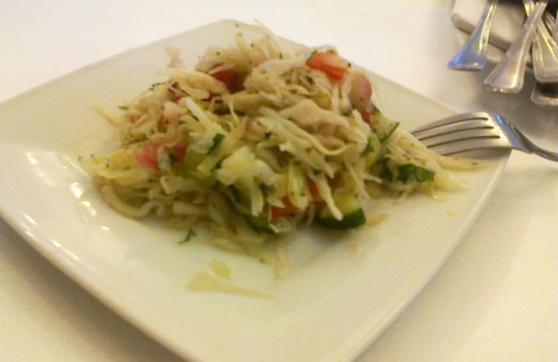 Letnia surówka z papryką ogórkiem i rzodkiewką.