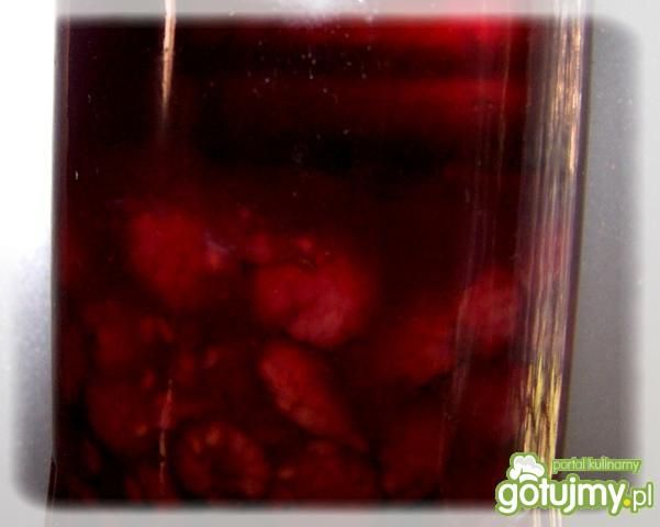 Likier malinowy. Likier malinowy.