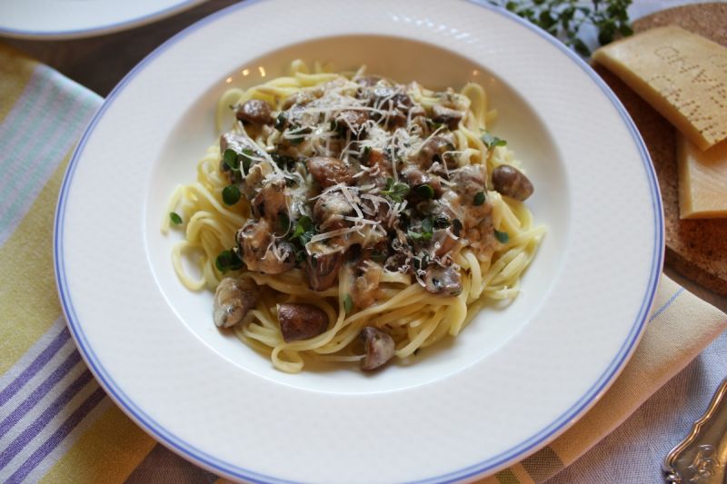 Linguine z brązowymi pieczarkami Linguine z brązowymi pieczarkami