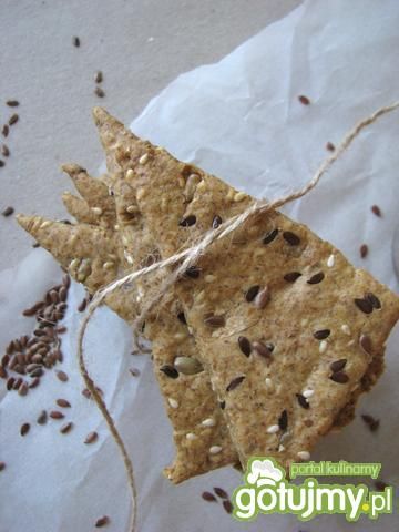 Lniane krakersy z ziarnami