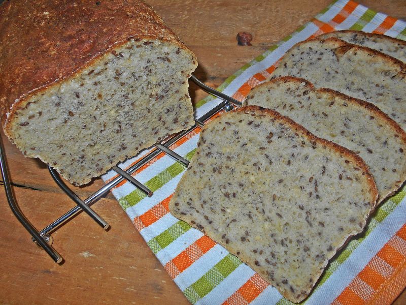 Lniany chleb cebulowy na zakwasie i drożdżach Lniany chleb cebulowy na zakwasie i drożdżach