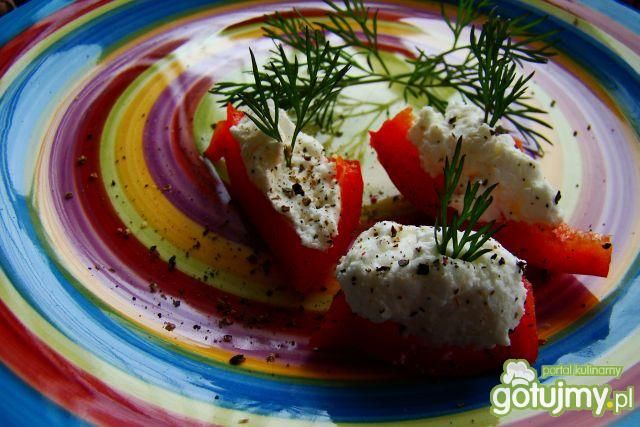 Łódeczki z czerwonej papryki Łódeczki z czerwonej papryki