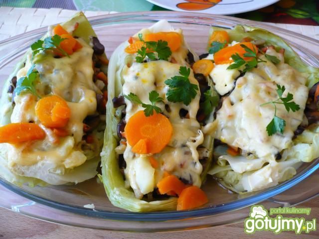 Łódeczki z młodej kapusty Łódeczki z młodej kapusty
