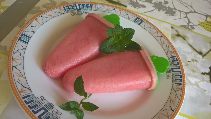 Lody arbuzowe z mlekiem Lody arbuzowe z mlekiem
