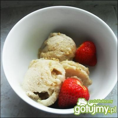 Lody bananowo-orzechowe- letni deser