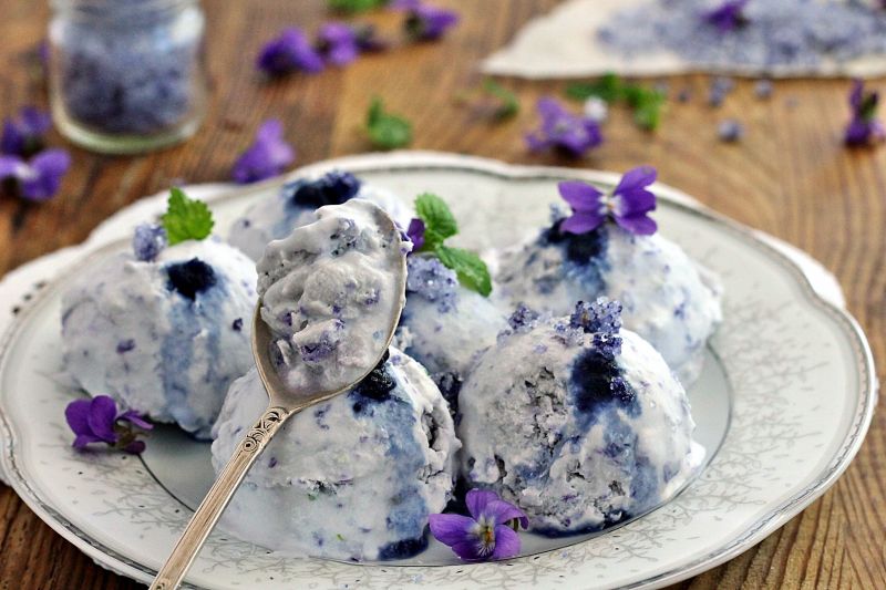 Lody fiołkowe Lody fiołkowe