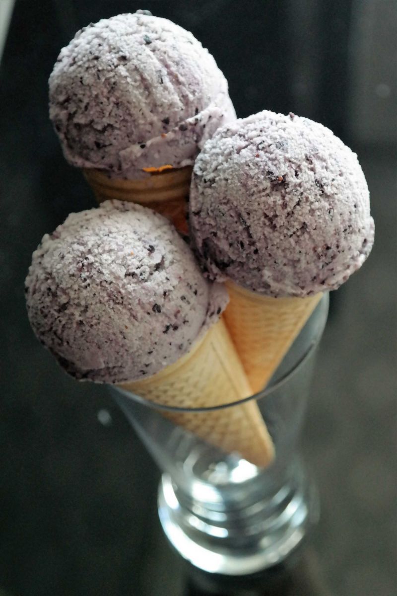 Lody jagodowe (bez jajek)