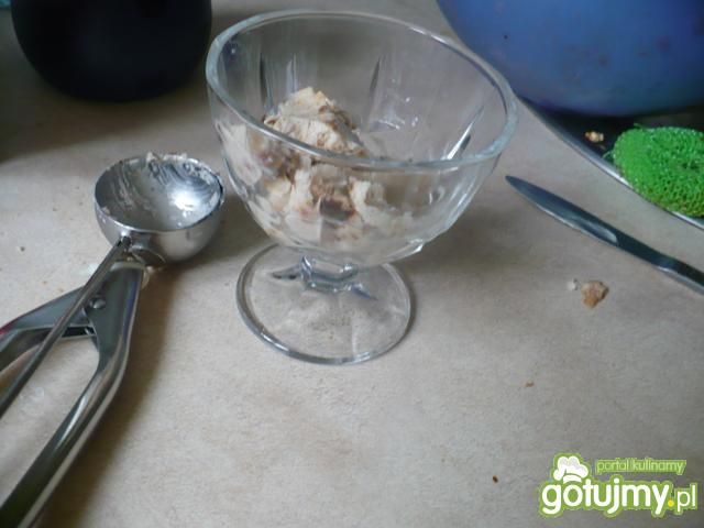 Lody jogurtowo-bakaliowe