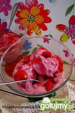 Lody jogurtowo - poziomkowe z maszynki 