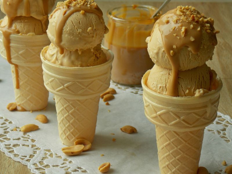 Lody kajmakowe bez jajek i maszyny