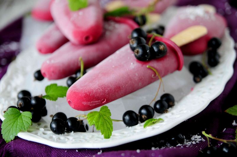 Lody kokosowo- porzeczkowe