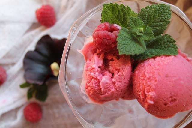 Lody malinowe bez maszynki i jaj Lody malinowe bez maszynki i jaj