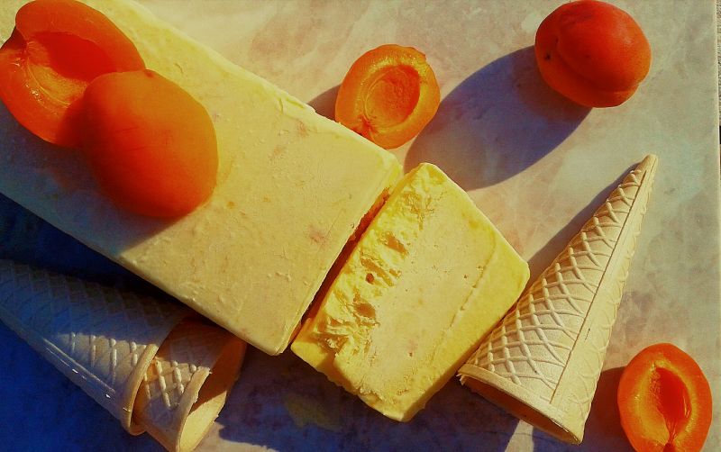 Lody morelowe z  subtelną nutką lawendy