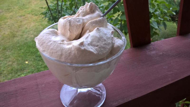 Lody o smaku kajmakowym 