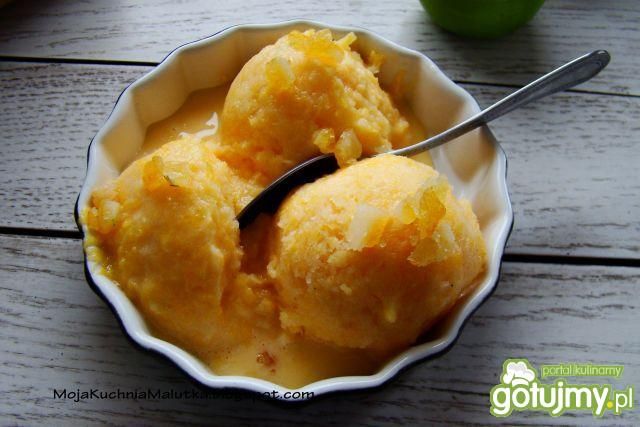 Lody pomarańczowe z cukrem cytrynowym 