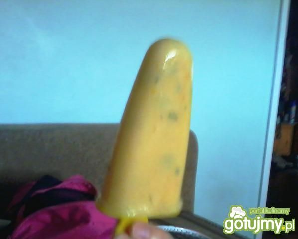 Lody pomarańczowo-jogurtowe na patyku