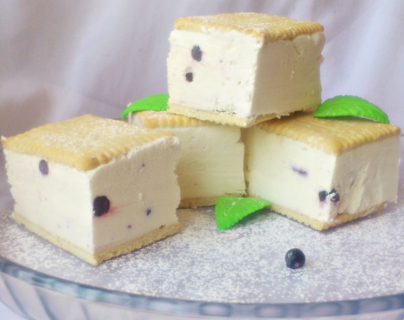 Lody sernikowe z jagodami Di Lody sernikowe z jagodami Di