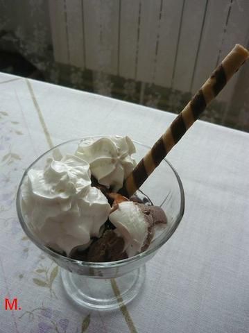 Lody śmietankowo-czekoladowe z polewą 