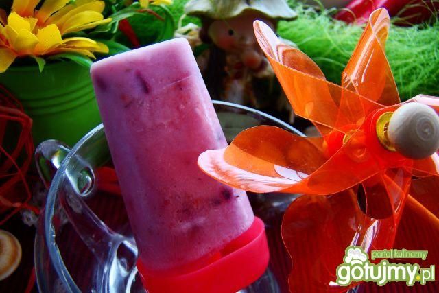 Lody śmietanowo-porzeczkowe