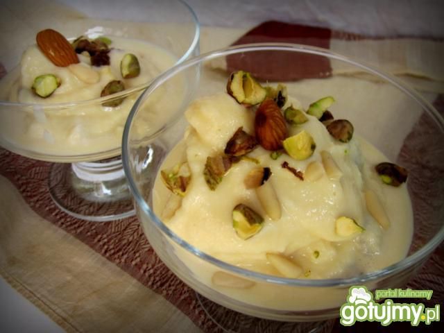 Lody sojowe z orzechową  posypką Lody sojowe z orzechową  posypką