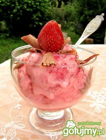 Lody truskawkowe z maszynki Lody truskawkowe z maszynki