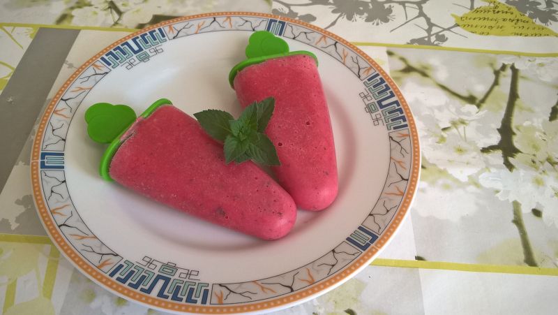 Lody truskawkowe z miętą Lody truskawkowe z miętą