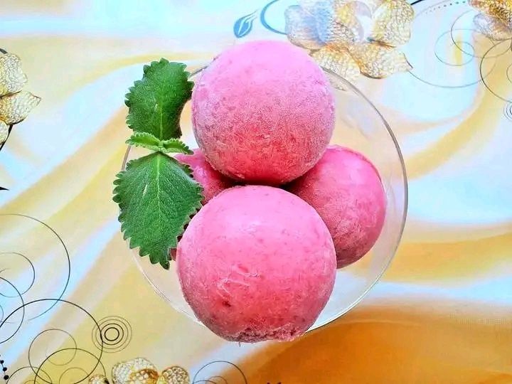 Lody truskawkowe z nutą wanilii Lody truskawkowe z nutą wanilii