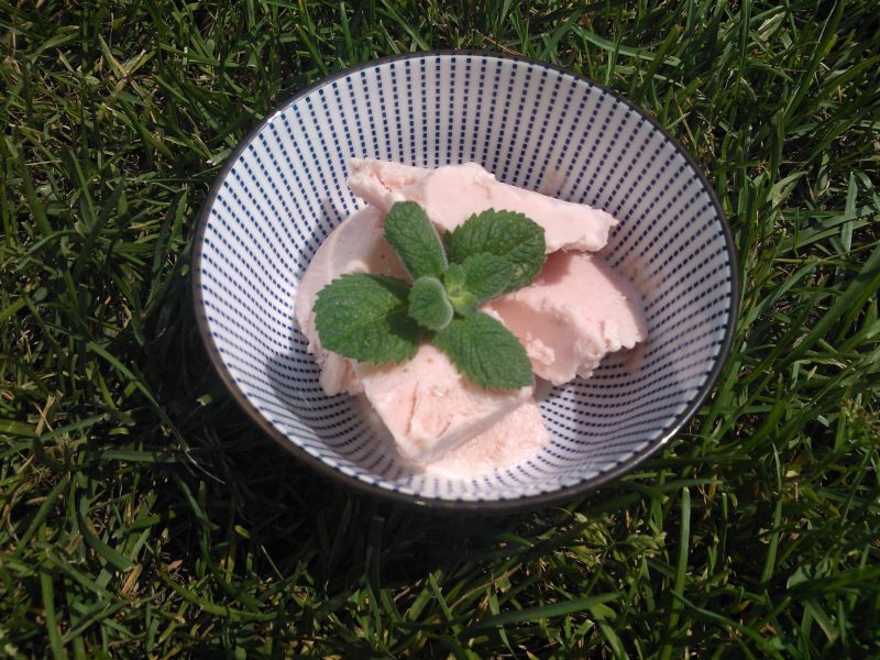 Lody truskawkowo-bananowe z chałwą