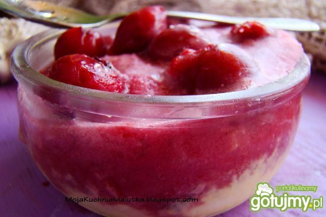 Lody wiśniowo - ajerkoniakowe Lody wiśniowo - ajerkoniakowe