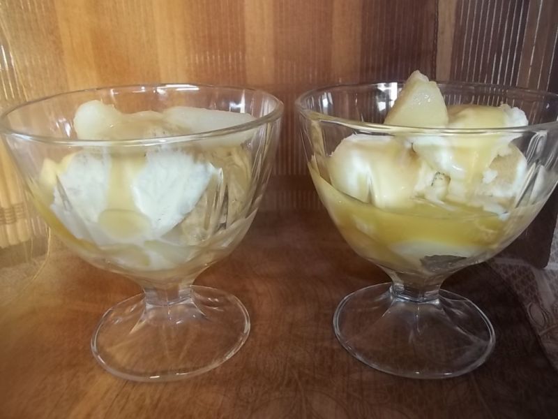 Lody z gruszkami Lody z gruszkami