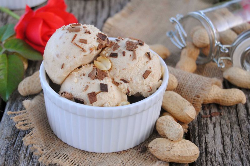 Lody z masłem orzechowym Lody z masłem orzechowym