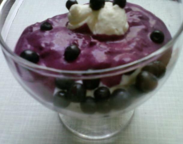 Lody z musem jagodowym