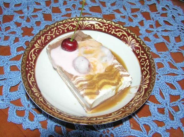 Lody z wiśniami i likierem Lody z wiśniami i likierem